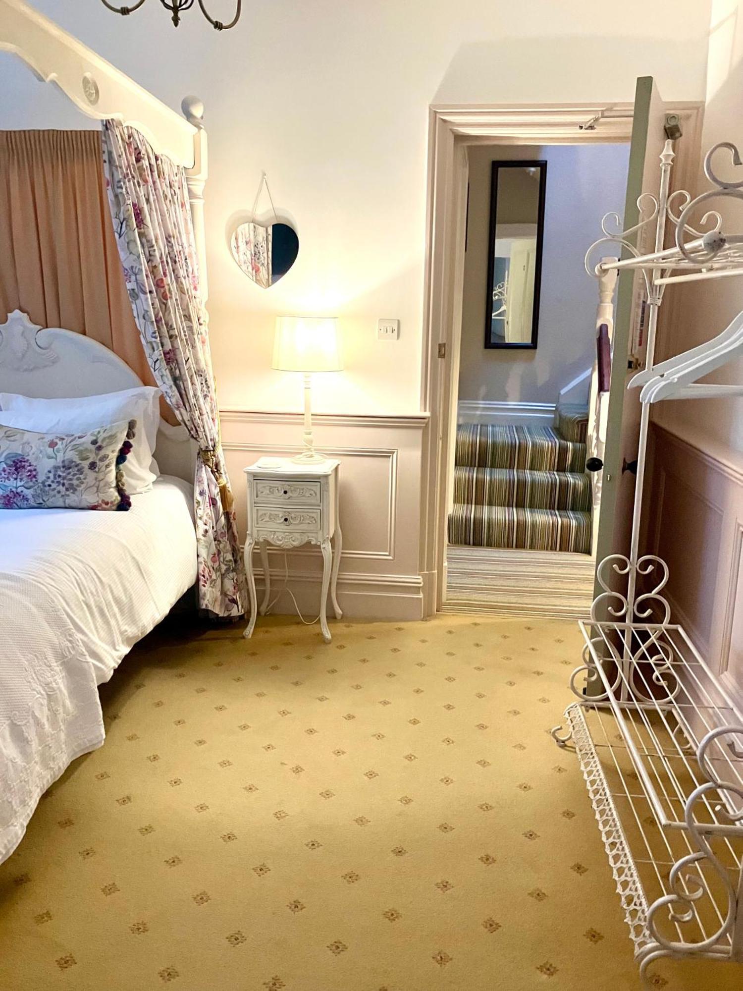 Storrs Gate House Bed & Breakfast โบว์เนส ออน วินเดอเมียร์ ภายนอก รูปภาพ