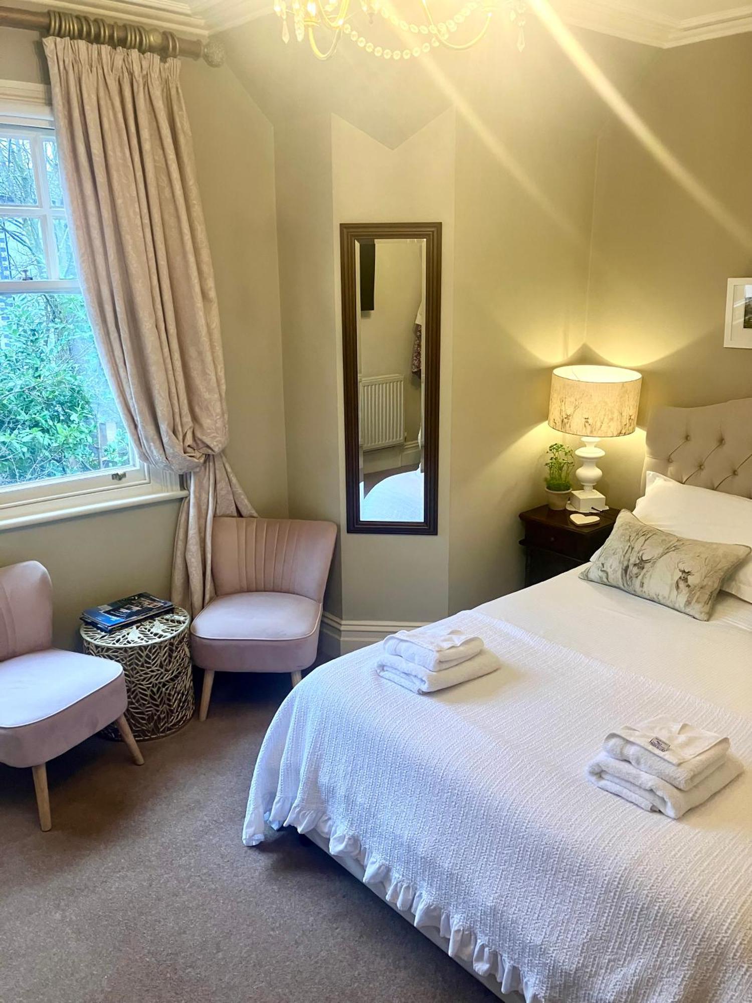 Storrs Gate House Bed & Breakfast โบว์เนส ออน วินเดอเมียร์ ภายนอก รูปภาพ