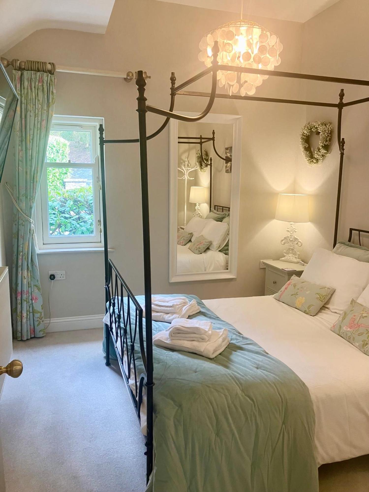 Storrs Gate House Bed & Breakfast โบว์เนส ออน วินเดอเมียร์ ภายนอก รูปภาพ